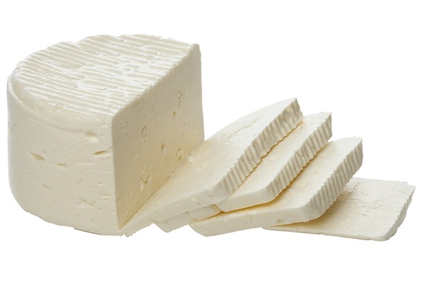 Adygeischer Käse geschnitten