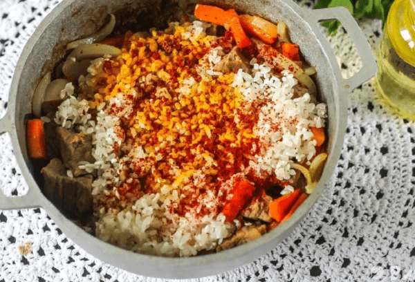 Pilaw mit Granatapfelsalz