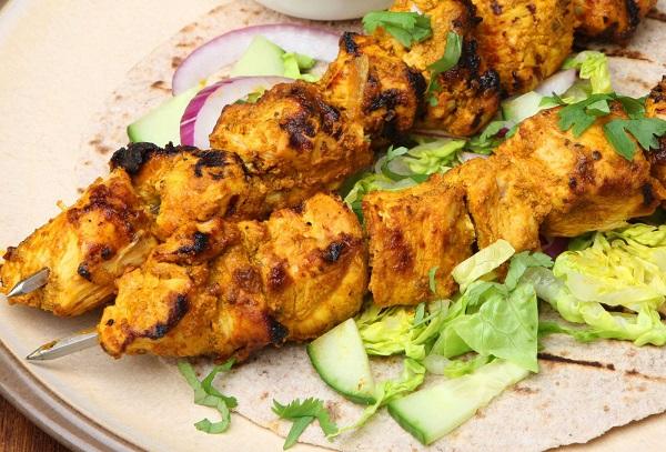 Spieße mit Curry