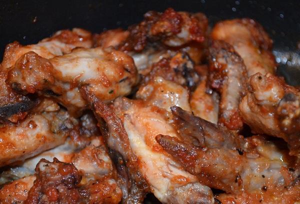Hähnchenflügel mit hausgemachtem Maggie-Gewürz