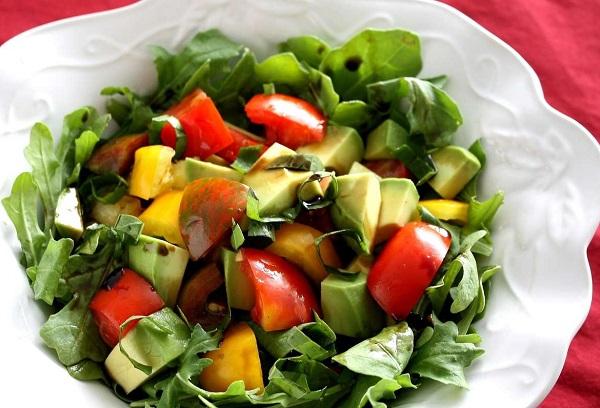 Tomaten-Avocado-Salat