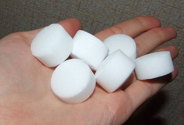 Salztabletten für die Spülmaschine