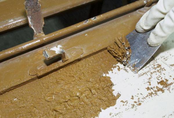 Farbe von Holz entfernen