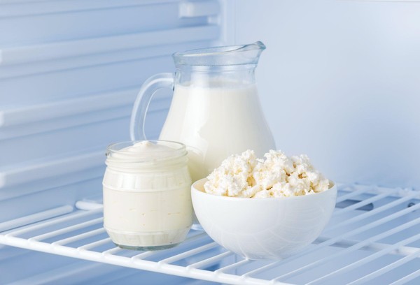 Milchprodukte im Kühlschrank