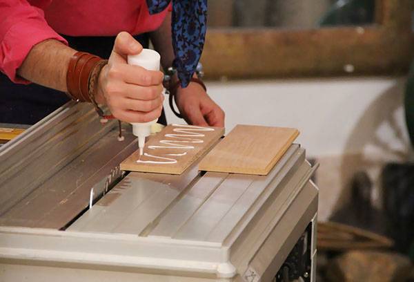 Verklebung von Holz mit PVA-Leim