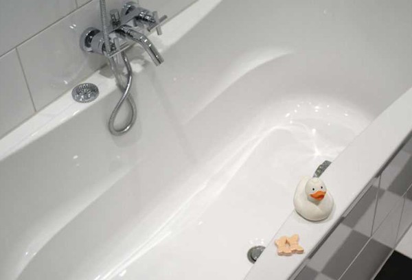 Acryl-Badewanne
