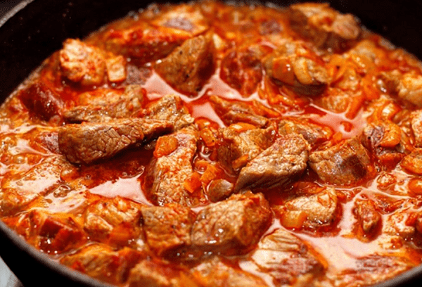 Schweinegulasch