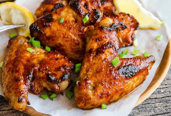 Hähnchenflügel in Honigsoße, vom Grill gebacken