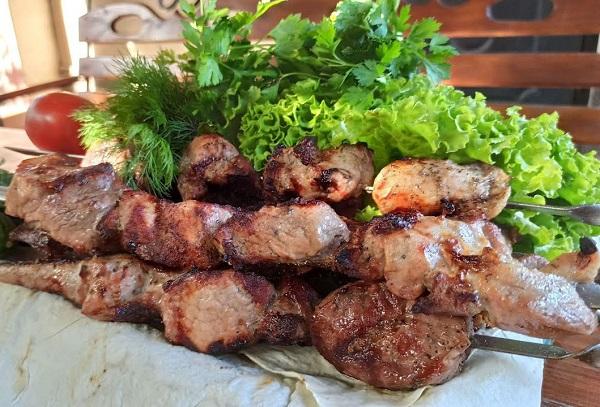 Saftiges Hähnchenschaschlik mit Käse von Georg aus dem Kaukasus