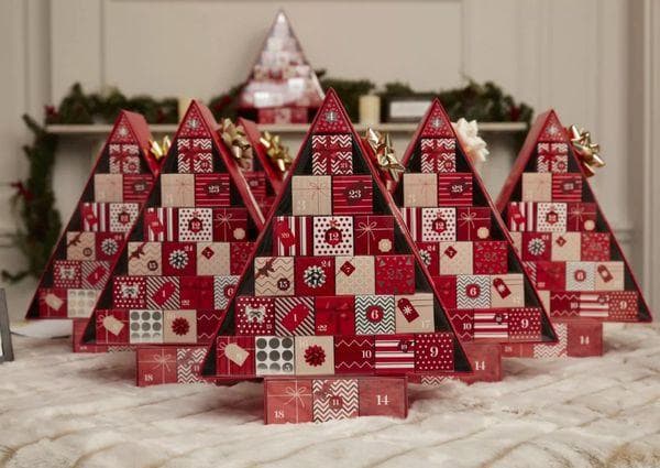 Adventskalender aus Pappschachteln