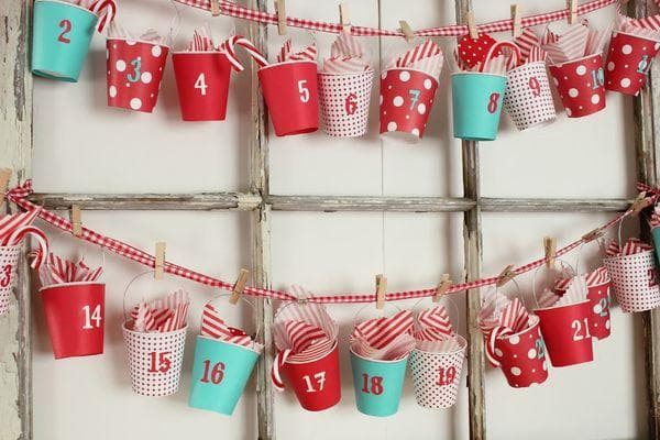 Adventskalender aus Pappbechern