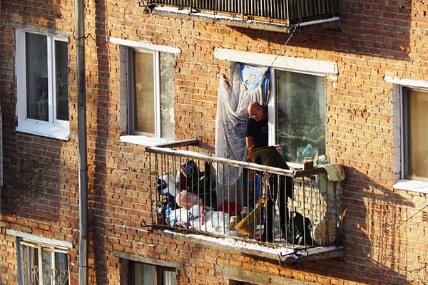 Gerümpel auf dem Balkon