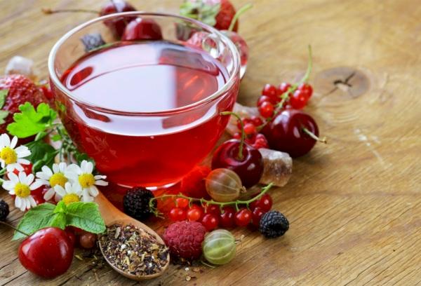 Verschiedene Beeren für Tee