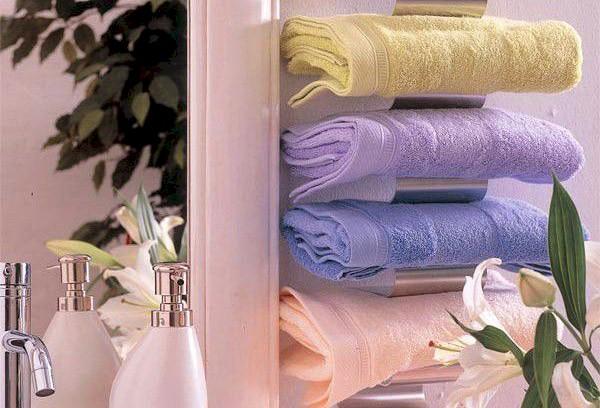 Handtücher im Badezimmer