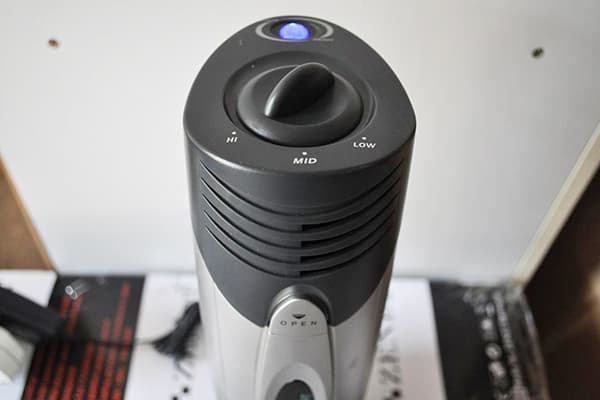 Luftreiniger mit photokatalytischem Filter