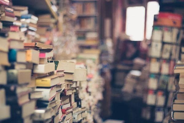 Abgabe von Büchern als Altpapier