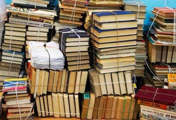 Abgabe von Büchern als Altpapier