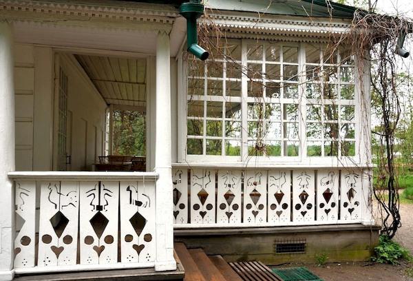 Alte russische Veranda