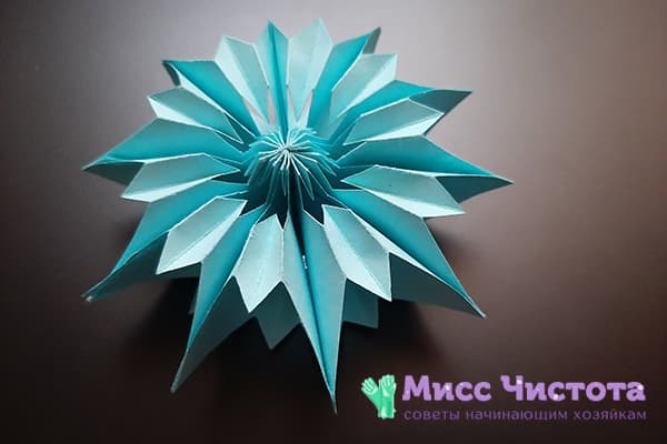 3D-Schneeflocke aus Notizzetteln
