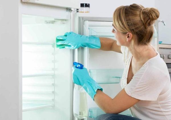 Kühlschrank reinigen