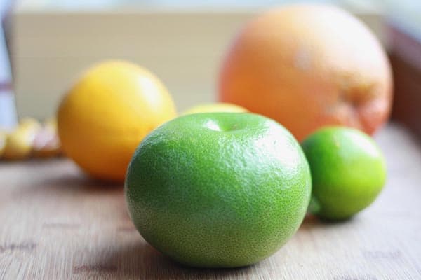 Süße Limetten und andere Zitrusfrüchte
