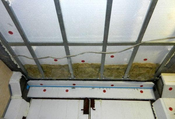 Dämmung der Garagendecke mit Mineralwolle