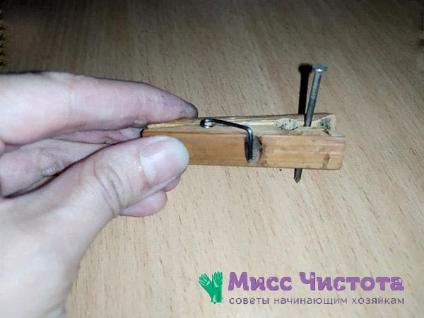Nagelhalter aus einer Wäscheklammer