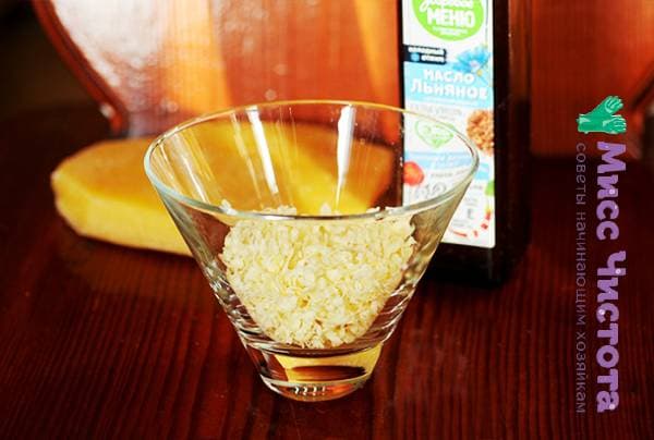 zerkleinertes Bienenwachs