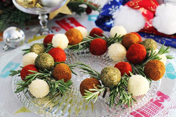 Neujahrsvorspeisen in Kugelform