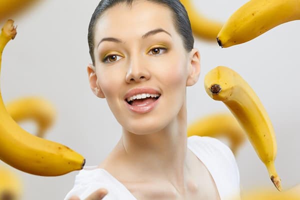 Mädchen mit Bananen