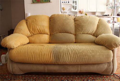 Verschmutztes Sofa