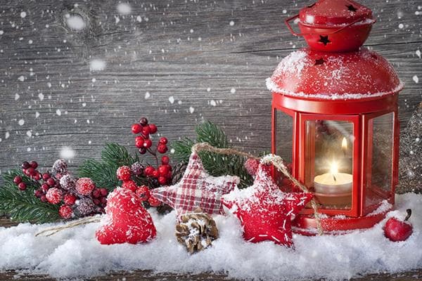 Neujahrskomposition mit künstlichem Schnee