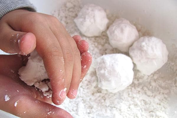 Künstlicher Schnee aus Rasierschaum