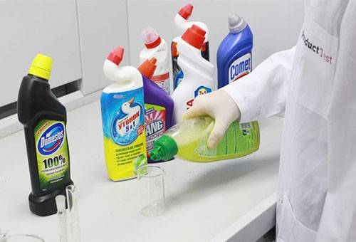 Chemische Reinigungsmittel für die Toilettenreinigung