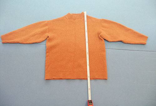 Eingelaufener Pullover nach dem Waschen