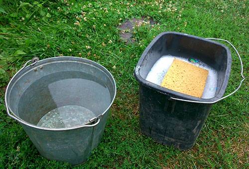 Lösungen zum Abwaschen der Tünche