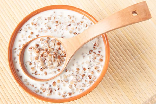 Buchweizenbrei mit Milch
