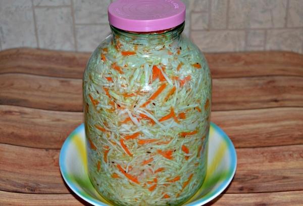 Fermentierter Kohl im Glas