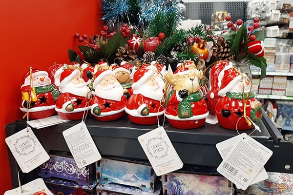 Hängende Weihnachtsdekoration mit LEDs von Fix Price