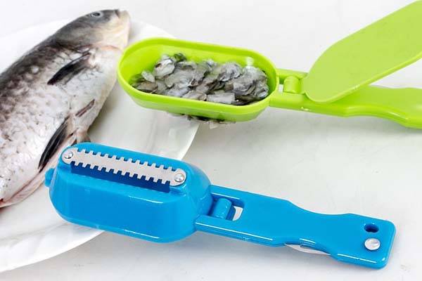 Messer mit Fischbehälter