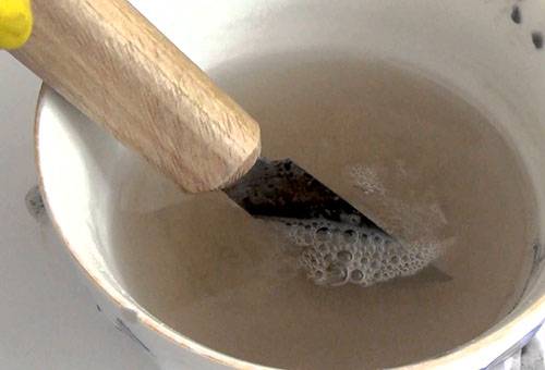Beizen des Teils durch vollständiges Eintauchen in Säure