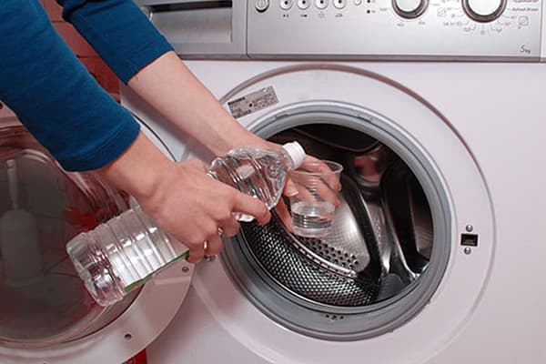 Reinigung der Waschmaschine mit Essig