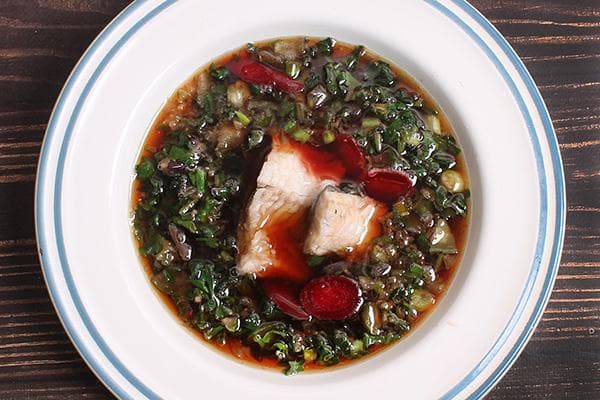 Botwinja auf Kwas mit Fisch