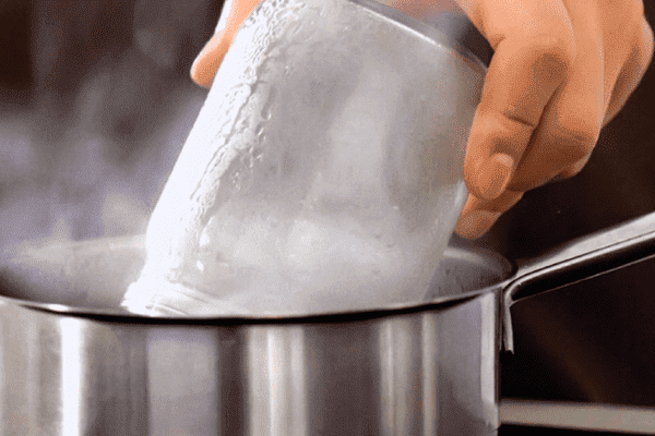 Sterilisation von Gläsern durch Auskochen