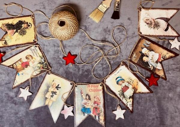 Girlande aus Vintage-Postkarten