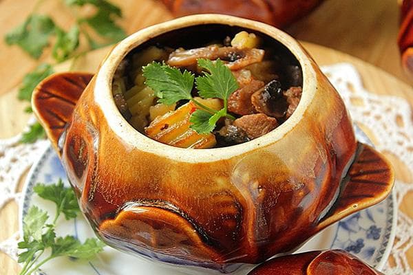 Braten im Tontöpfchen