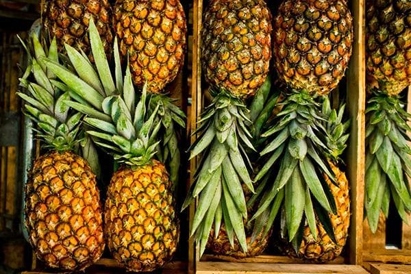 Ananas in Kisten