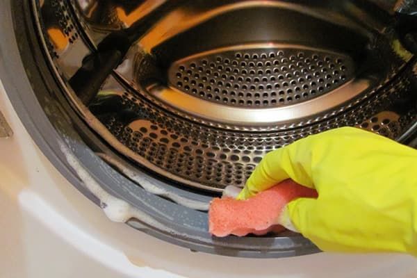 Reinigung der Gummidichtung der Waschmaschine