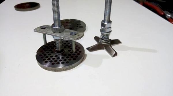 Methode des Schärfens mit einem Akkuschrauber